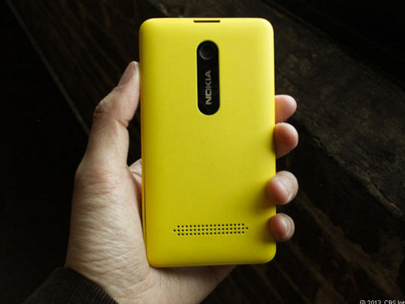 Nokia Asha 210 - "Социальный" телефон