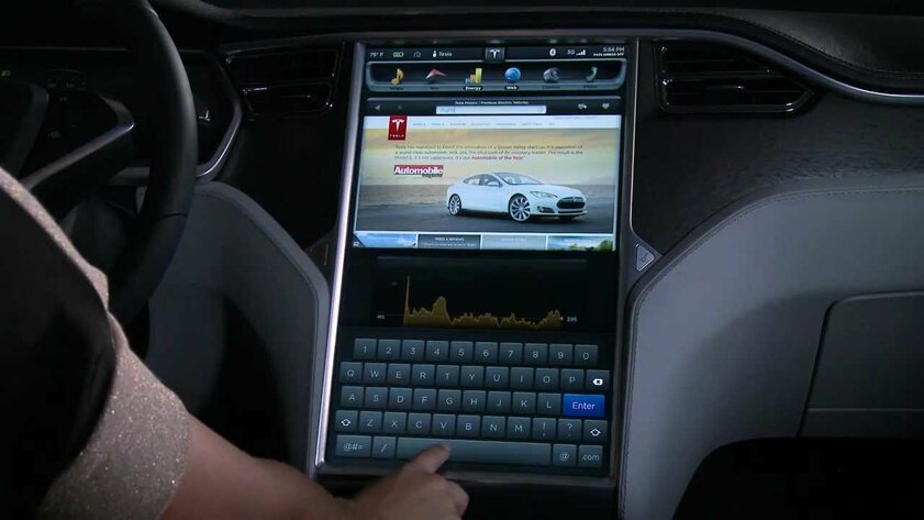 Дисплеи в Tesla Model S перестают работать: начато расследование