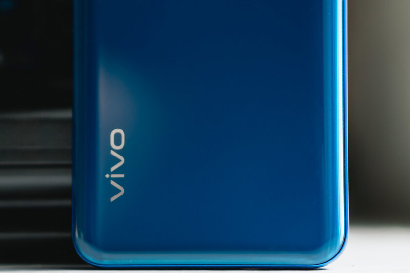 Обзор Vivo Y30: большая батарейка и 4 камеры