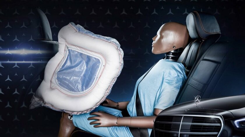 Первым серийным авто с подушками безопасности для заднего сиденья станет Mercedes-Benz S-класса