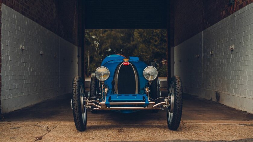 Bugatti Baby II: детский электрический родстер за  000
