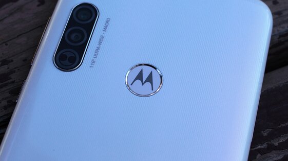 Обзор Motorola Moto G8: элегантный дизайн и невероятная автономность