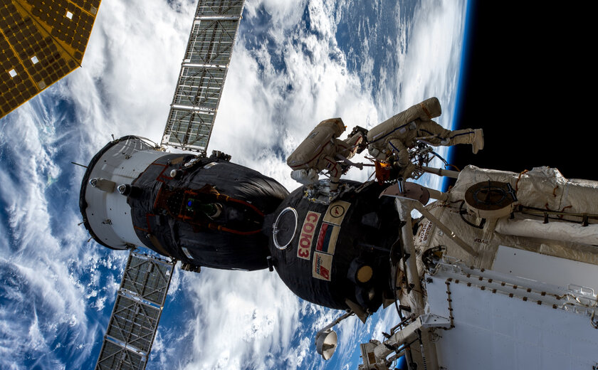 Роскосмос предлагает всем желающим отправиться на МКС на целый месяц