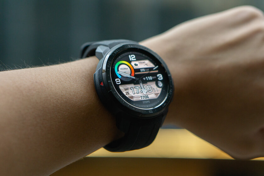 Обзор HONOR Watch GS Pro: датчик кислорода и 25 дней автономности за полцены Apple Watch — Технические характеристики. 3