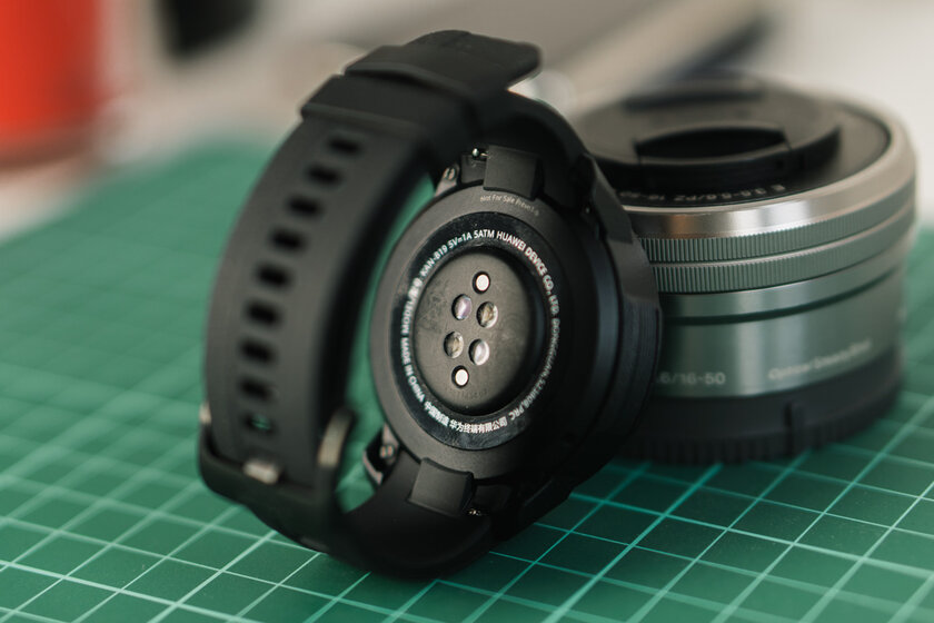 Обзор HONOR Watch GS Pro: датчик кислорода и 25 дней автономности за полцены Apple Watch — Технические характеристики. 9