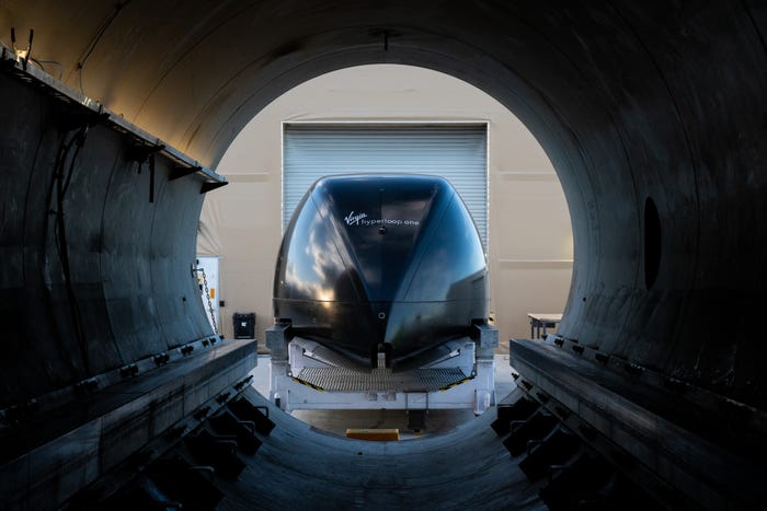 500 метров за 15 секунд: Virgin Hyperloop протестировала первый вакуумный поезд с пассажирами на борту