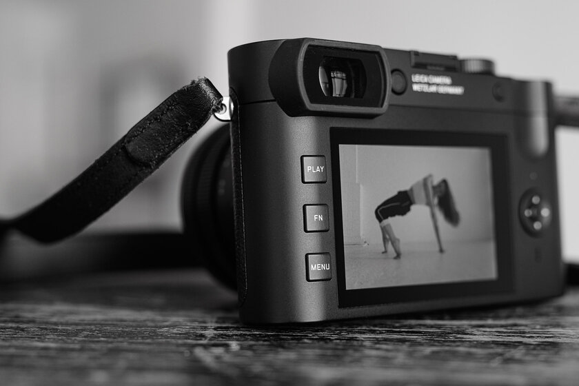 Чёрно-белый мир глазом премиального фотоаппарата. Обзор Leica Q2 Monochrom