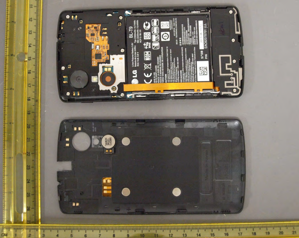 В сеть опубликованы живые фотографии предполагаемого смартфона LG Nexus 5