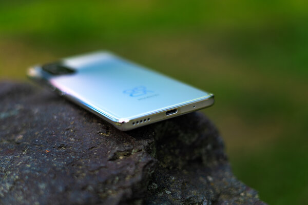 Смартфоны Huawei уже не те? Обзор Nova 8, который удивляет во всех смыслах — Внешний вид. 7