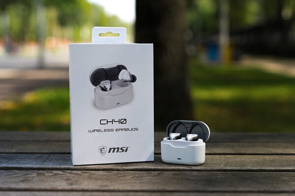 Эксклюзивный обзор наушников MSI CH40 Wireless Earbuds: кричащая внешность и хорошее звучание — Внешний вид и эргономика. 1
