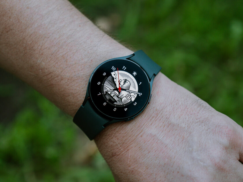 Первые часы на новой системе от Google и Samsung. Обзор Galaxy Watch 4 — Дисплей. 1