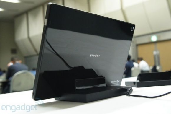 Японская компания Sharp представила первый планшет на Windows 8.1