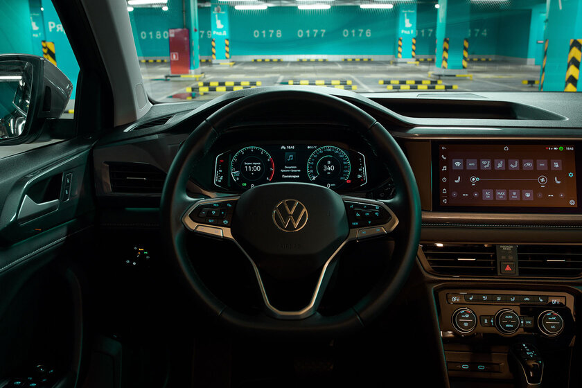 Раньше таких называли хетчбэками. Тест-драйв Volkswagen Taos (2021) — Экстерьер и интерьер. 10