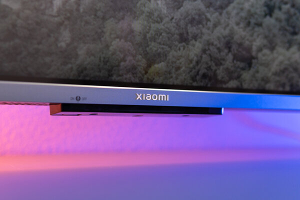 Xiaomi перешла на сторону Samsung. Обзор QLED-телевизора Mi TV Q1E — Внешний вид и дисплей. 1