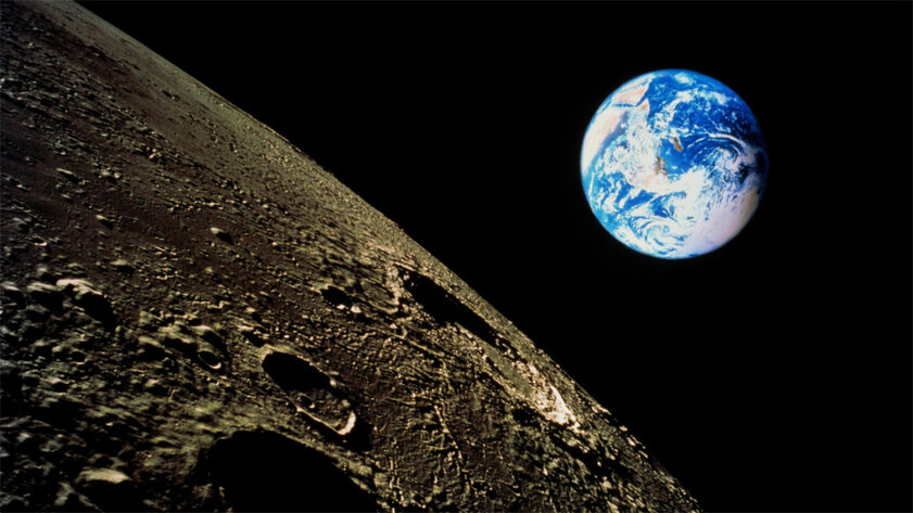 Человечество не знает, откуда взялась Луна. Но есть реалистичные догадки