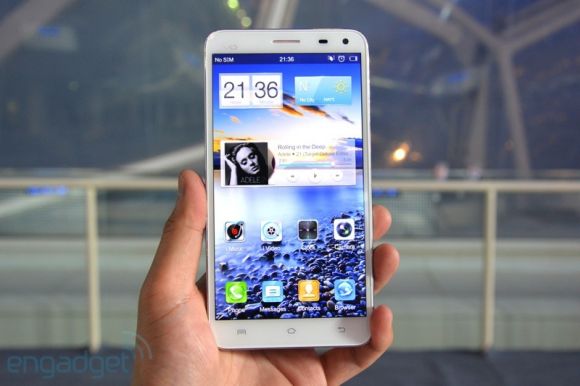 У BBK Vivo Xplay 3S экран лучше, чем у iPhone и у HTC One