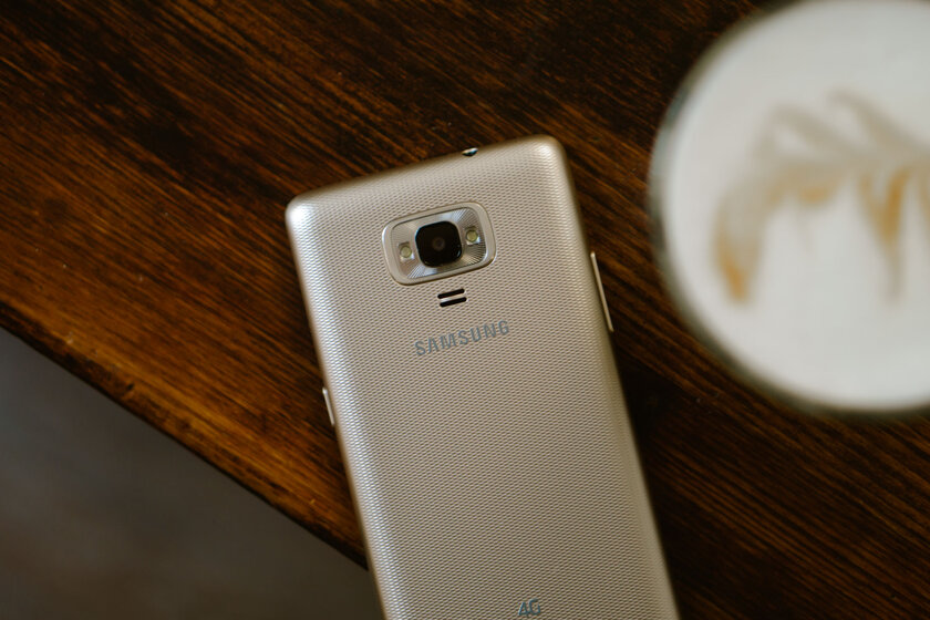 Samsung уже пытались заменить Android: обзор последнего смартфона на Tizen