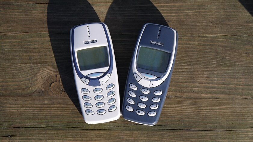 Они были у вас в семье. Популярнейшие телефоны 2000-х: почему покупали именно их — 2000 год: Nokia 3310. 1