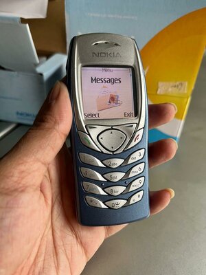 Они были у вас в семье. Популярнейшие телефоны 2000-х: почему покупали именно их — 2002 год: Nokia 6100. 1