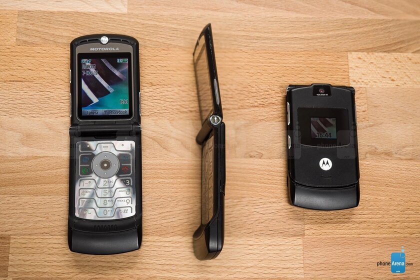 Они были у вас в семье. Популярнейшие телефоны 2000-х: почему покупали именно их — 2004 год: Motorola RAZR V3. 1