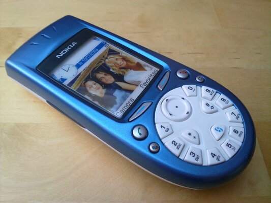Об этих телефонах Nokia мечтали наши родители. Сейчас таких не делают