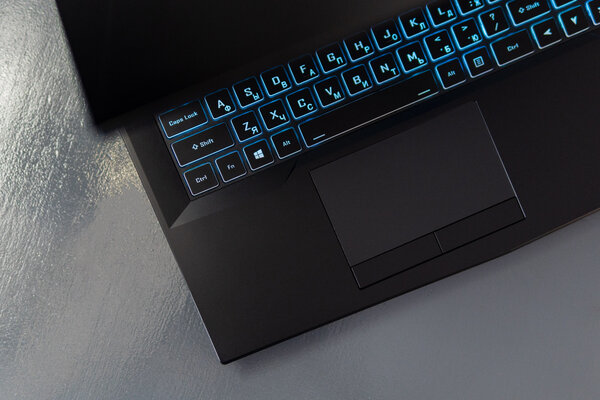 Настольный Intel внутри ноутбука. Обзор HIPER Gaming G16 — Дизайн и эргономика. 3