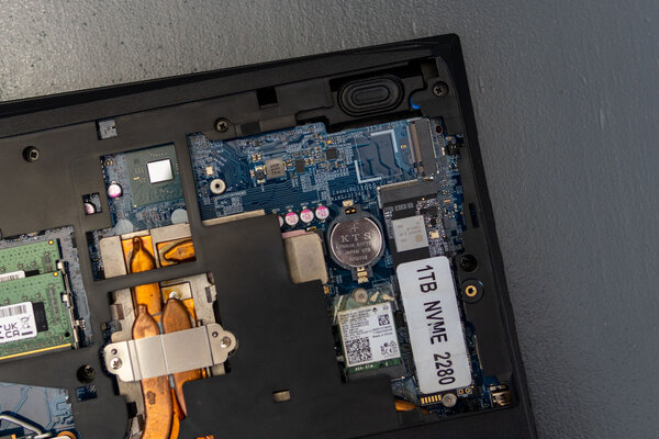 Настольный Intel внутри ноутбука. Обзор HIPER Gaming G16 — Железо и производительность. 27