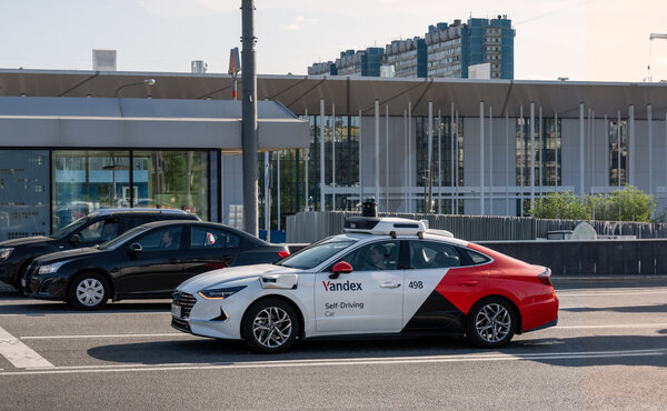 Яндекс запустил в Москве беспилотное такси — любая поездка за 100 рублей