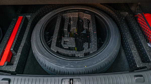 Быстрый китайский седан с кучей электроники. Обзор Chery Arrizo 8 — Багажник. 4