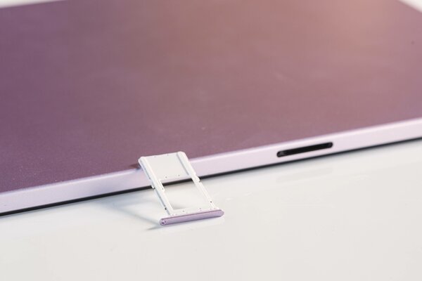 Дешёвый, но хороший планшет Xiaomi для фильмов: обзор Redmi Pad SE — Дизайн и эргономика. 6