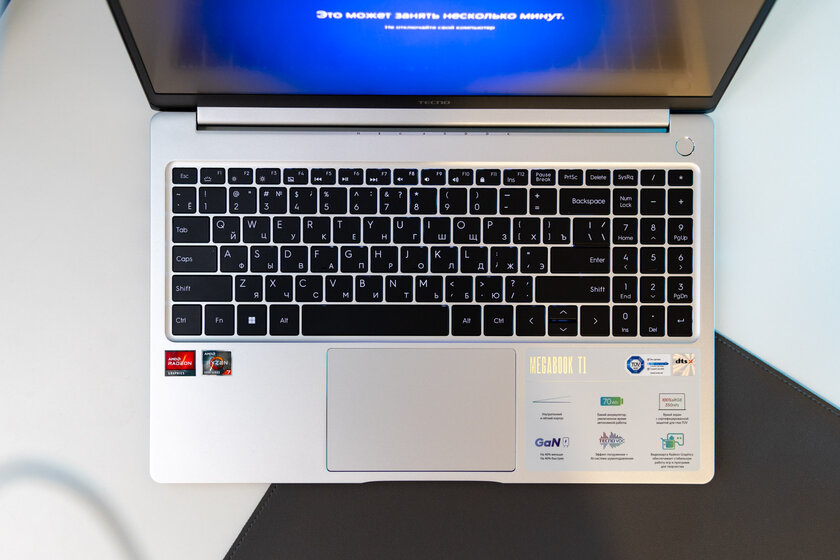 Фишки дорогущих ноутбуков в доступной модели. Обзор TECNO MEGABOOK T1 2023 — Клавиатура и тачпад. 1