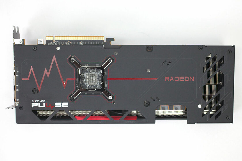 Лучшая видеокарта для 2К-гейминга с чрезмерным энергопотреблением: обзор AMD Radeon RX 7900 GRE — Дизайн корпуса. 2