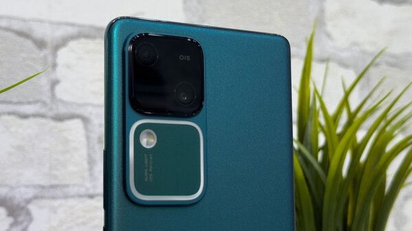 Когда ищешь классический смартфон с мощным железом. Обзор Vivo V30 5G — Камеры. 1