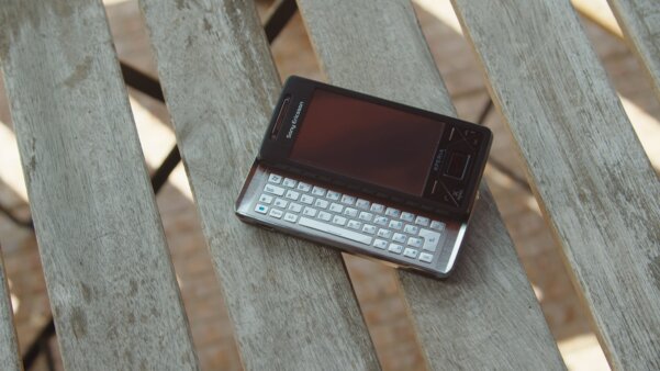 Sony Ericsson делала то, что никто другой не мог. Вспоминаем удивляющие до сих пор смартфоны — Sony Ericsson Xperia X1. 1