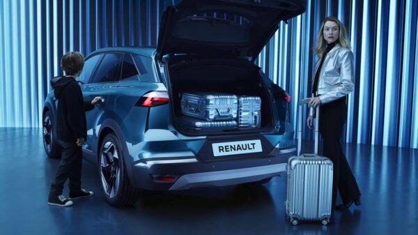 Renault представила компактный кроссовер Symbioz с гибридной установкой и огромным багажником