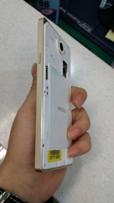Pantech Vega Iron 2: "живые" фотографии