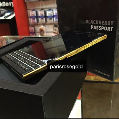 Золотой вариант BlackBerry Passport появился на живых фотографиях