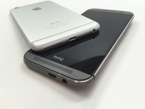 Топ-менеджер HTC назвал iPhone "ужасно скучным"