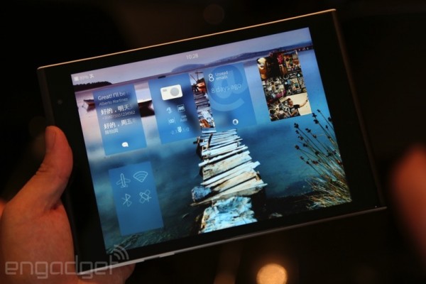 Живые фото: планшет Jolla Tablet