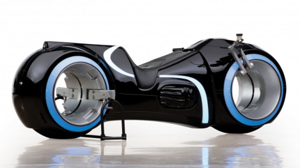 Працездатна модель мотоцикла з TRON йде на аукціон