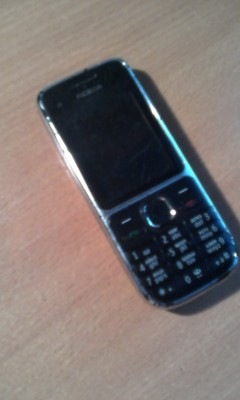 Ваши старые телефоны :)
