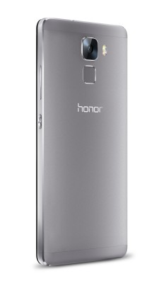 В России прошла презентация смартфона Huawei Honor 7 и браслета Honor Band