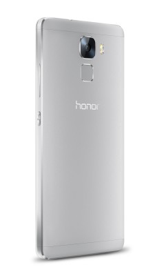 В России прошла презентация смартфона Huawei Honor 7 и браслета Honor Band