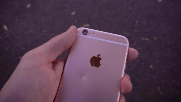 Новый iPhone 6S попал под колеса Ferrari