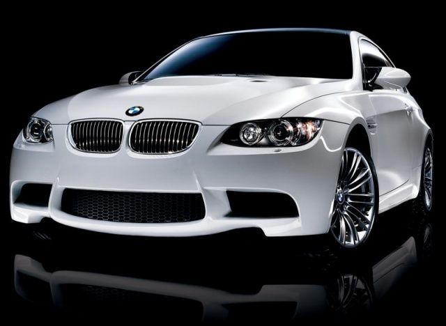 BMW: Apple сделала белый цвет крутым
