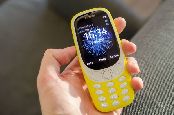 Новая Nokia 3310: живые фото и сравнение с оригиналом