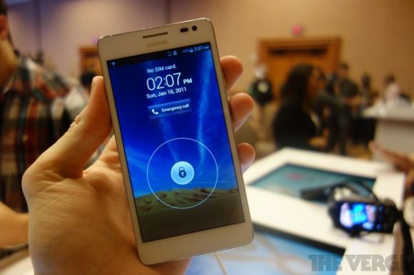 CES 2013: Huawei представила новый "планшетофон" и самый быстрый смартфон