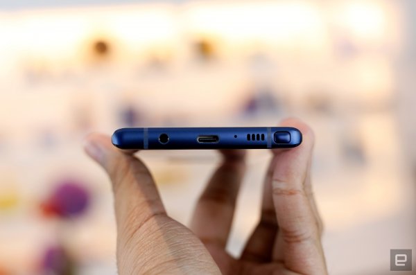 Представлен супермощный смартфон Galaxy Note 9