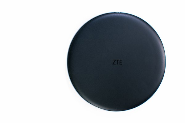 Обзор ZTE Axon 9 Pro – шикарный экран в элегантном стекле