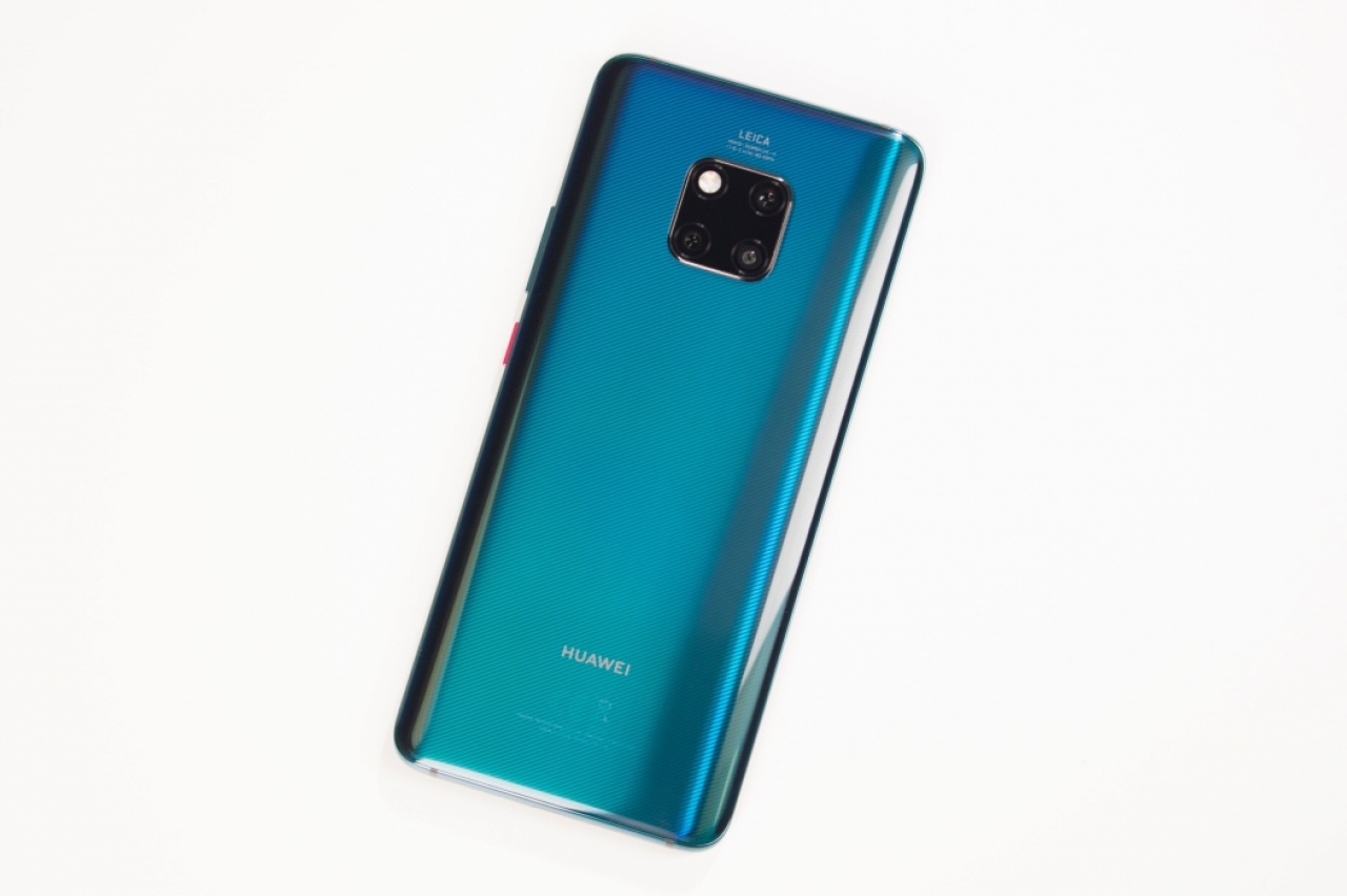 Huawei Mate 20 Pro страдает зеленым свечением